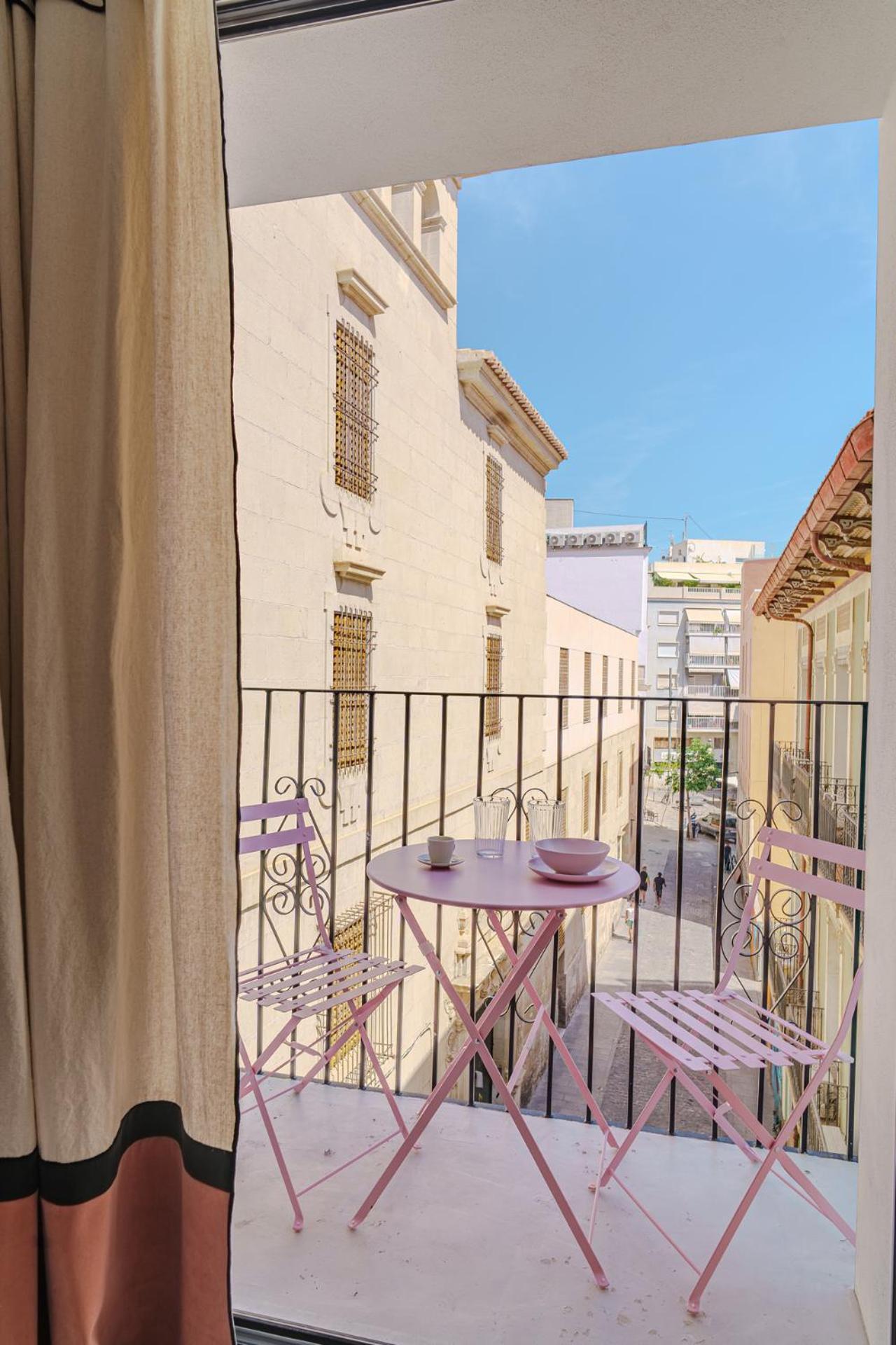 Apartment With Exceptional Charm In Historic Center Of Alicante Exteriör bild